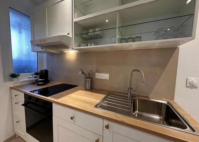 Renovated & Ac - 400m Palais Des Festivals Apartment *